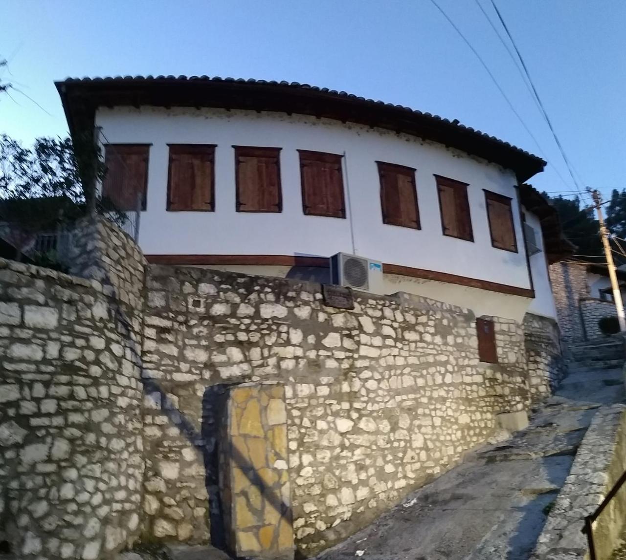 Guest House Hava Baci Berat Exterior photo